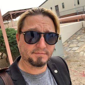 Meet your Posher, Robert